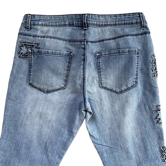 Forever 21 Faded Skinny Jeans with Patched Detailed Patterns on Side | Blue | Si - Picture 5 of 7